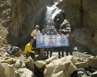 صعود گروه کوهنوردی شرکت آب وفاضلاب آذربایجان شرقی به آبشار عیش آباد