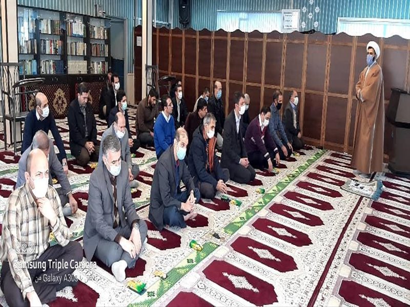 1-سخنرانی مابین صلاتین امام جماعت به مناسبت دهه فجر در نماز خانه شرکت