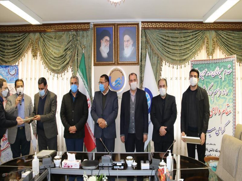 2-برگزاری تجلیل از فرزندان شهدا در سالن کنفرانس شرکت