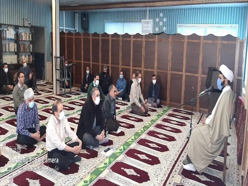 1-برگزاری جلسه بصیرت افزایی به مناسبت دهه مبارک فجر در نمازخانه شرکت