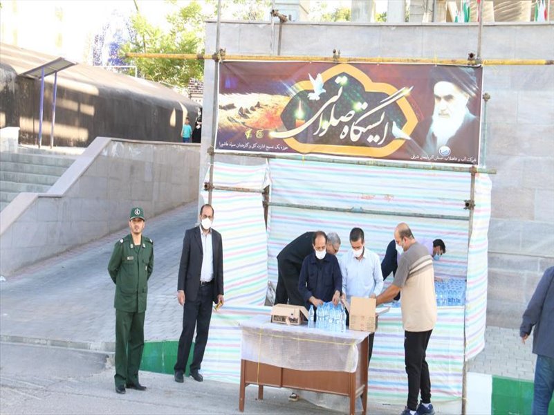 4-برپایی ایستگاه صلواتی در گلزار شهدای  وادی رحمت