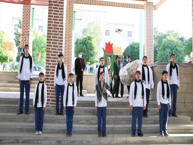 8-برپایی ایستگاه صلواتی در گلزار شهدای  وادی رحمت