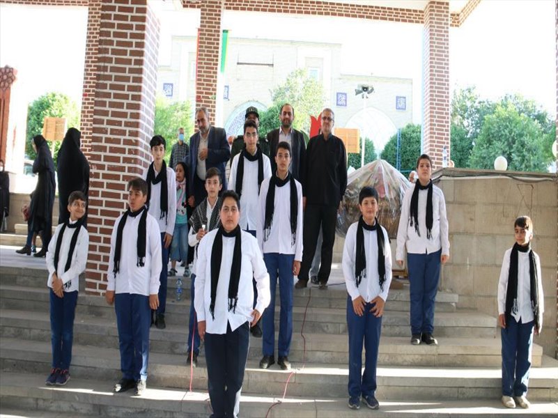 11-برپایی ایستگاه صلواتی در گلزار شهدای  وادی رحمت