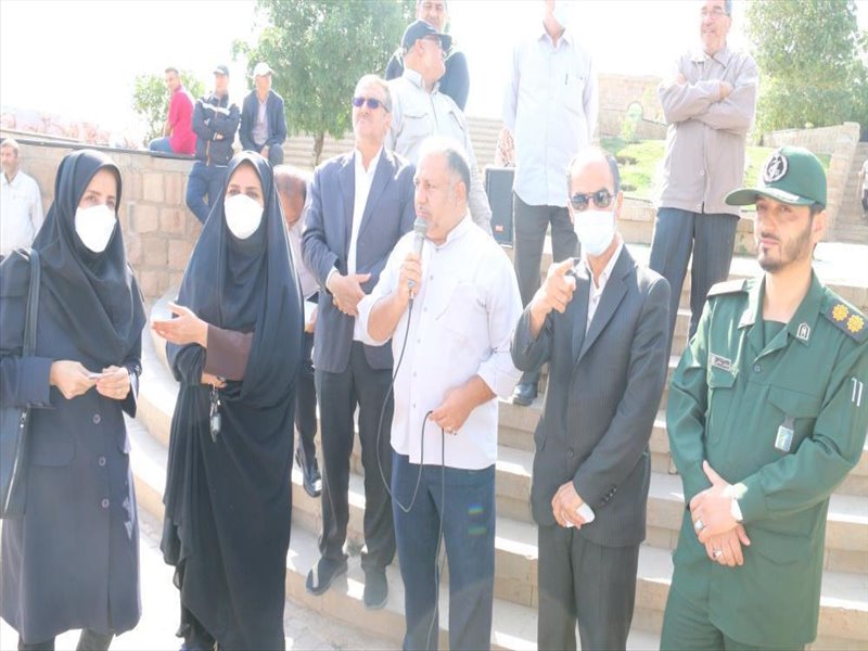 4-حضور بسیج خواهران شرکت آب و فاضلاب در کوهپیمایی حوزه یک کارمند ی سپاه عاشورا در هفته حجاب وعفاف