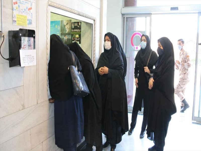 1-شرکت خواهران بسیجی پایکاه در اهدای خون در هفته دولت