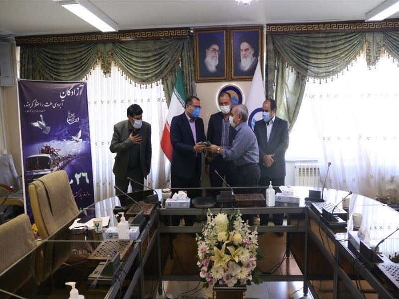 5-تجلیل از آزادگان شرکت در هفته دولت