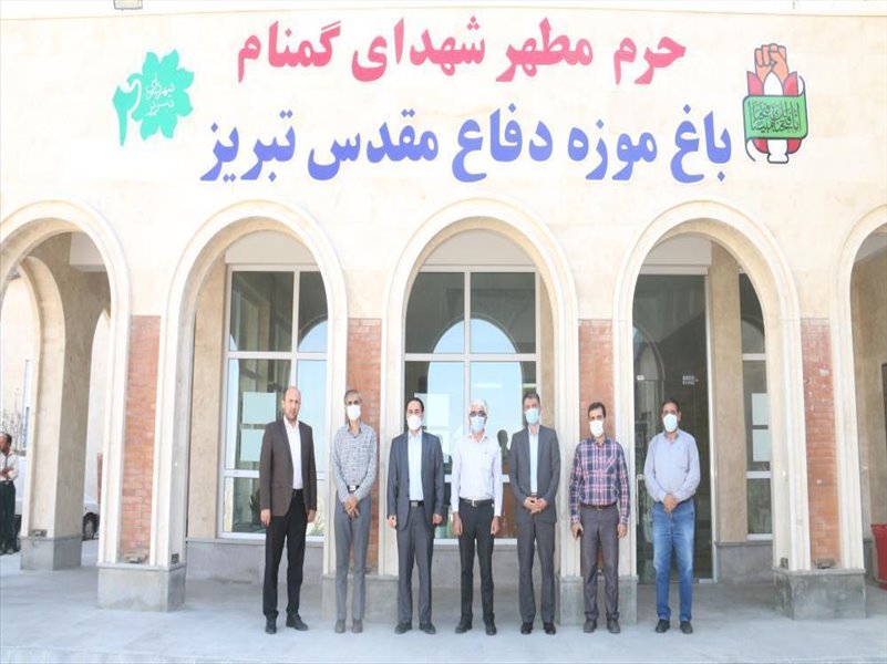 1-زیارت شهدای گمنام پارک شمیم پایداری توسط همکاران شرکت آب و فاضلاب در هفته دفاع مقدس