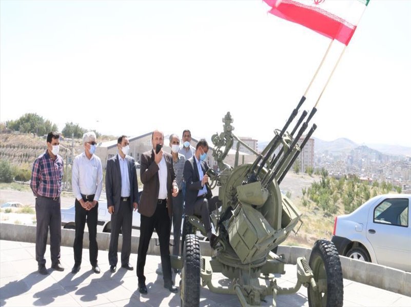 5-زیارت شهدای گمنام پارک شمیم پایداری توسط همکاران شرکت آب و فاضلاب در هفته دفاع مقدس