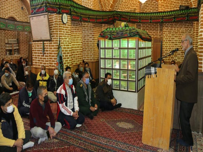 5-شرکت همکاران در کوهپیمایی حوزه یک کارمندی به مناسبت هفته دفاع مقدس