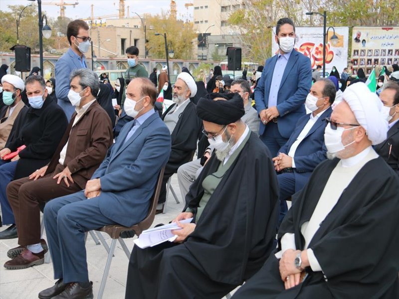 3-شرکت  همکاران در مراسم 13 آبان در مصلی اعظم تبریز