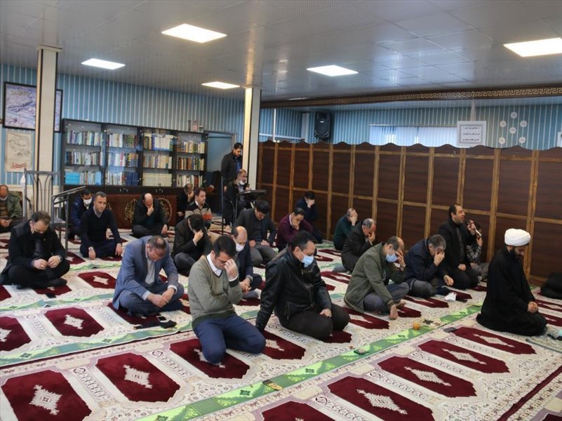 3-برگزاری سخنرانی و مداحی به مناسبت ایام فاطمیه اول در نماز خانه شرکت