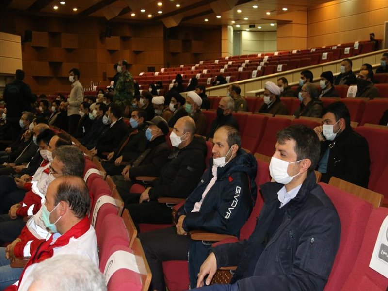 3-شرکت همکاران در مراسمی به مناسبت دهه مبارک فجر در مصلی اعظم تبریز