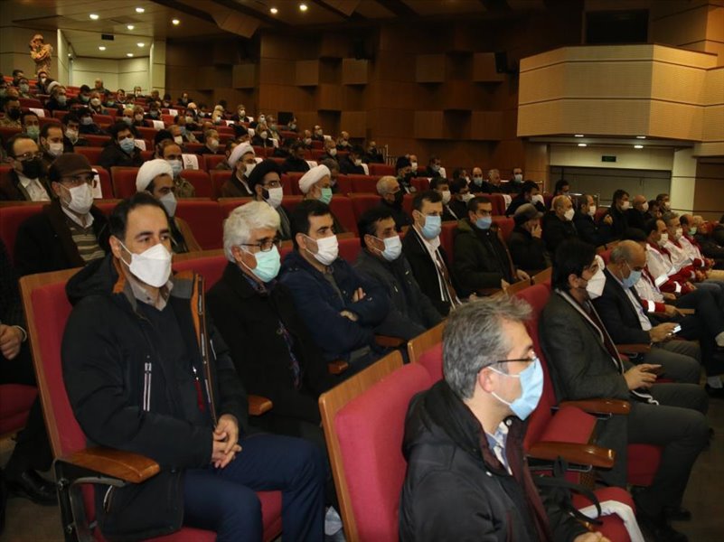 5-شرکت همکاران در مراسمی به مناسبت دهه مبارک فجر در مصلی اعظم تبریز