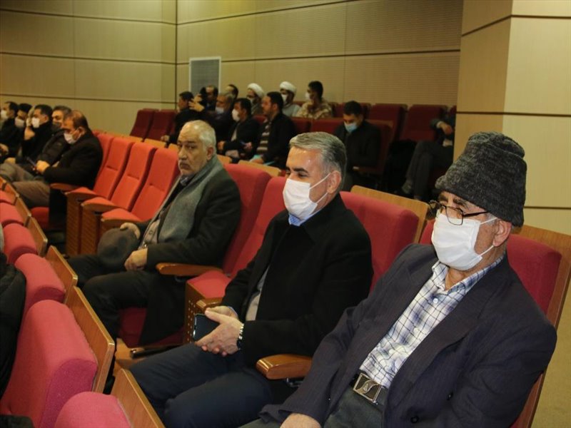 7-شرکت همکاران در مراسمی به مناسبت دهه مبارک فجر در مصلی اعظم تبریز