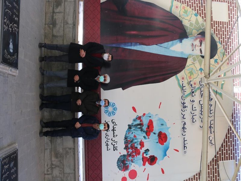 2-مراسم غبارروبی و زیارت شهدای وادی رحمت همکاران شرکت آب و فاضلاب در دهه مبارک فجر