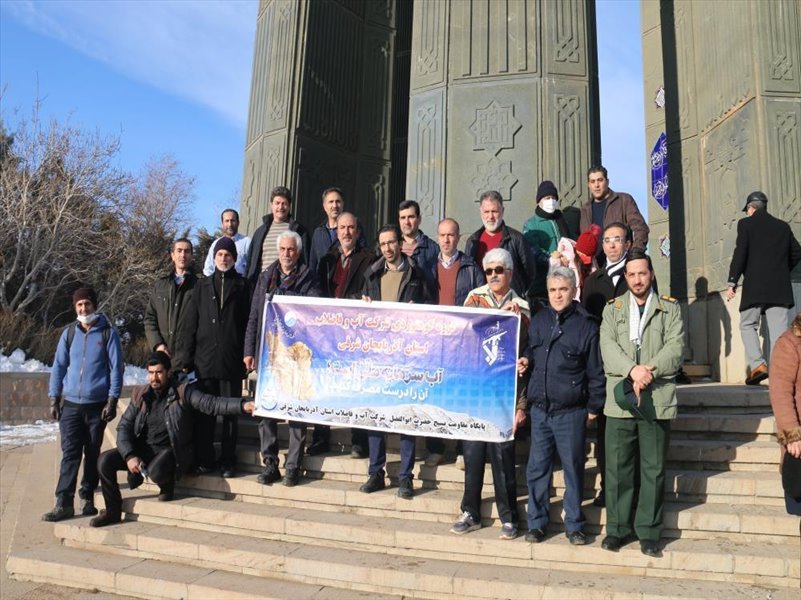 4-شرکت همکاران در کوهپیمایی حوزه یک کارمندی در دهه مبارک فجر