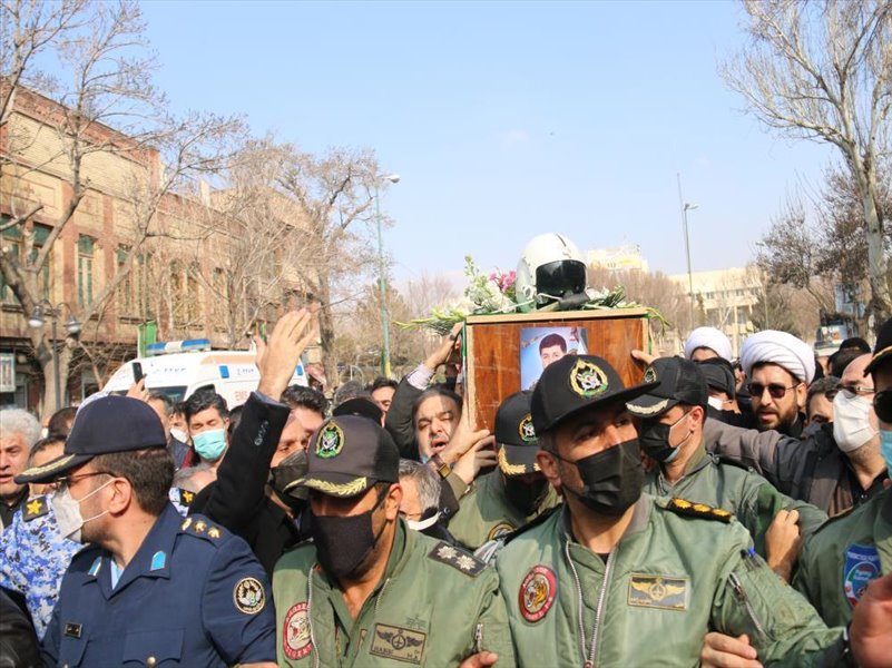 4-شرکت در مراسم تشییع شهدای سانحه هوایی