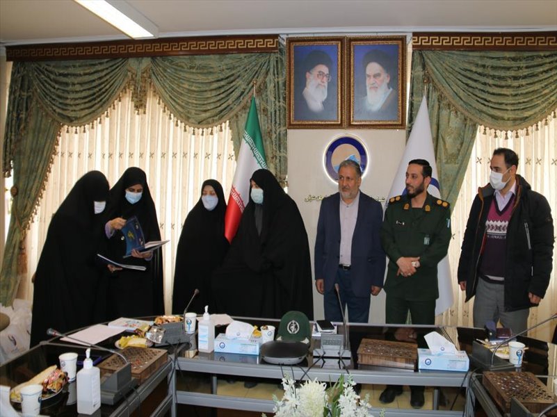 4-برگزاری جلسه فصلی بسیج خواهران و اهدای لوح به برندگان تیراندازی بسیج خواهران