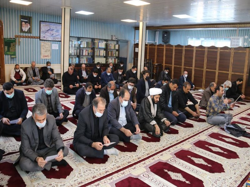 1-برگزاری مراسمی به مناسبت شهادت حضرت علی (ع)در نمازخانه شرکت آب وفاضلاب استان