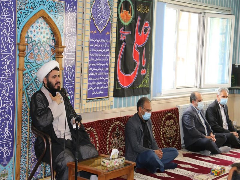 2-برگزاری مراسمی به مناسبت شهادت حضرت علی (ع)در نمازخانه شرکت آب وفاضلاب استان