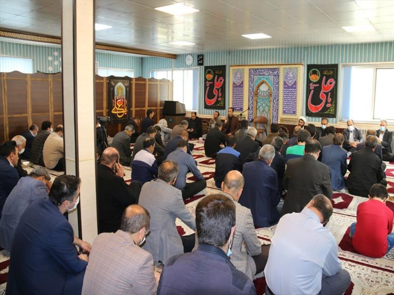 4-برگزاری مراسمی به مناسبت شهادت حضرت علی (ع)در نمازخانه شرکت آب وفاضلاب استان