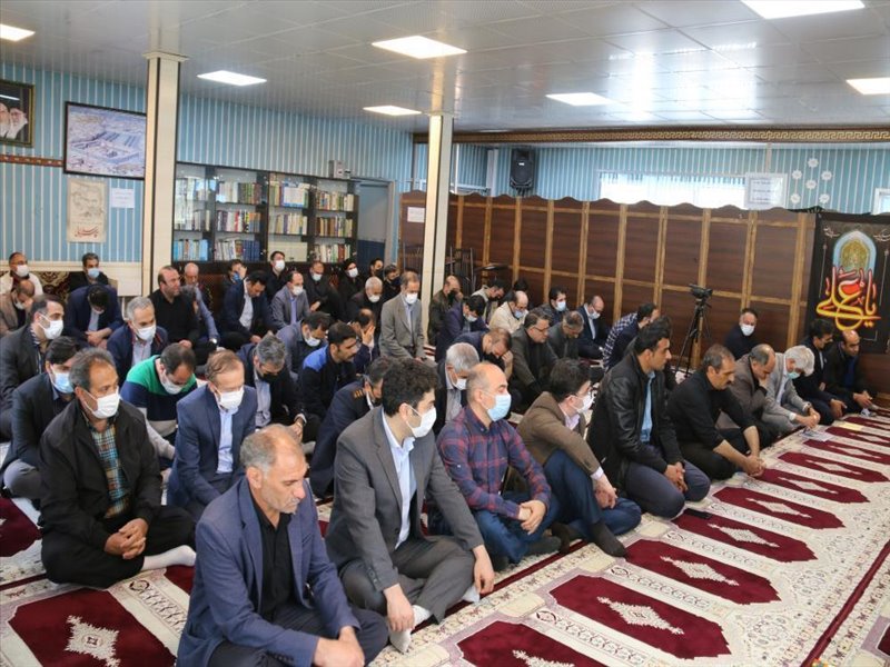 5-برگزاری مراسمی به مناسبت شهادت حضرت علی (ع)در نمازخانه شرکت آب وفاضلاب استان