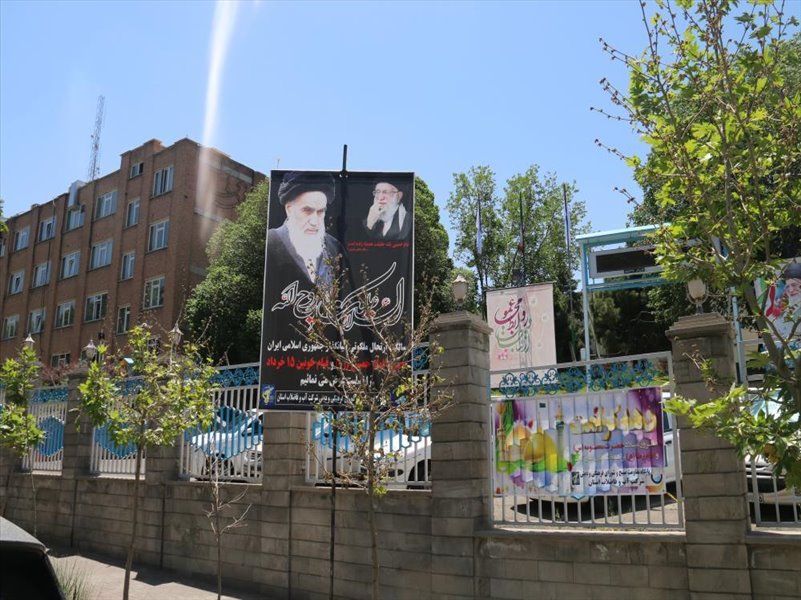 2-نصب بنر و فضاسازی به مناسبت آغاز دهه کرامت