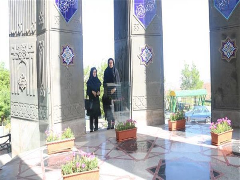 3-شرکت بسیچ خواهران در مزار شهدای گمنام کوه عون ابن علی به مناسبت سوم خرداد
