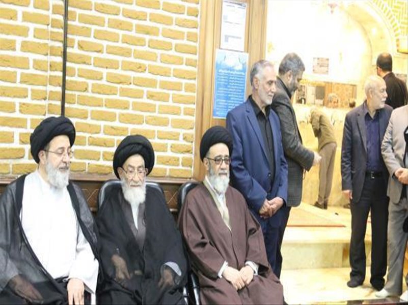 ۳-شرکت در مراسمی به مناسبت رحلت امام خمینی در مسجد مقبره تبریز