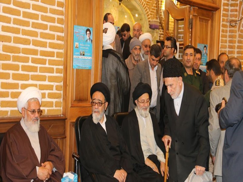 5-شرکت در مراسم گرامیداشت شهید محراب ایت اله قاضی (ره)