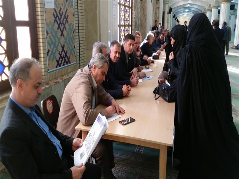1-برقراری میز خدمت به مناسبت هفته بسیج در مصلی امام خمینی(ره)
