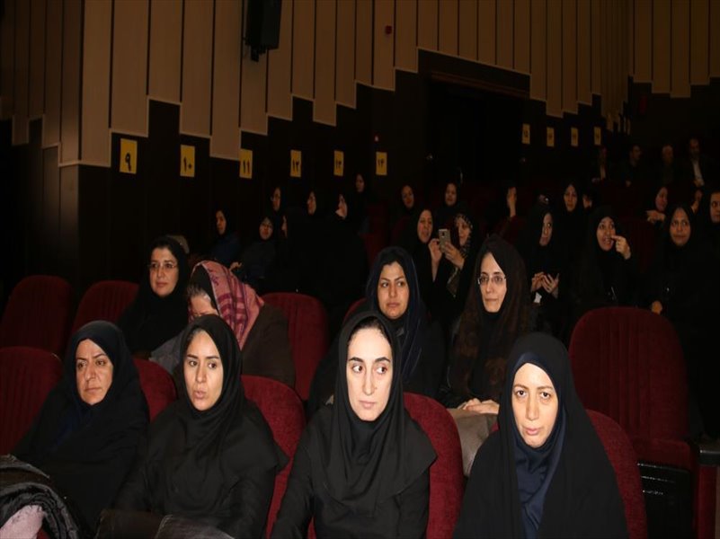2-شرکت در همایش تبین الگوی ایرانی اسلامی پیشرفت در هفته بسیج