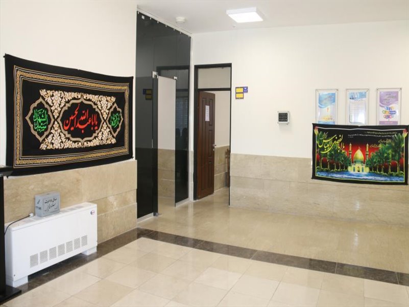 8-نصب بنر و فضا سازی ایام محرم و صفر