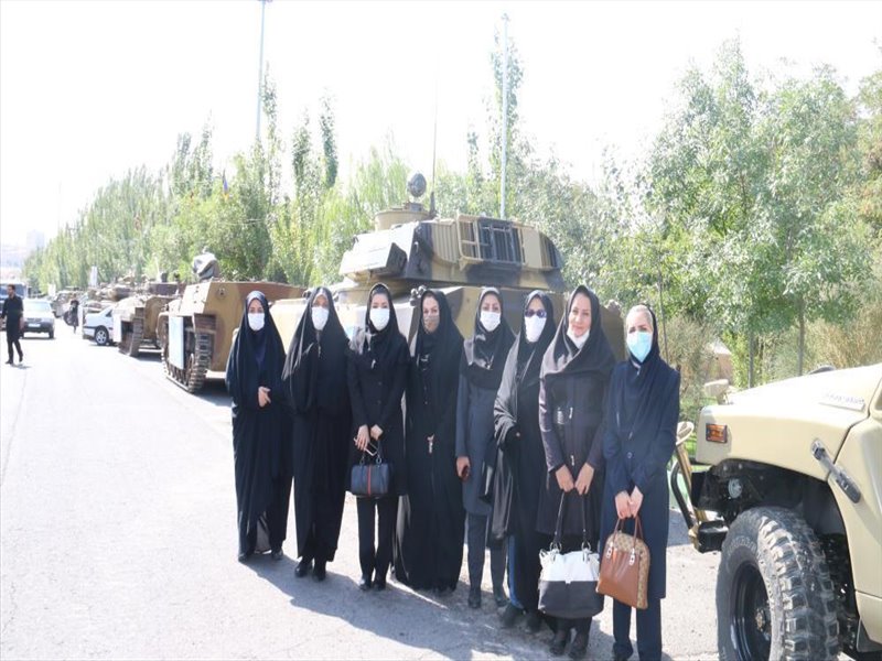 5-زیارت مزار شهدای گمنام و بازدید از نمایشگاه هفته دفاع مقدس بسیج خواهران در هفته دفاع مقدس