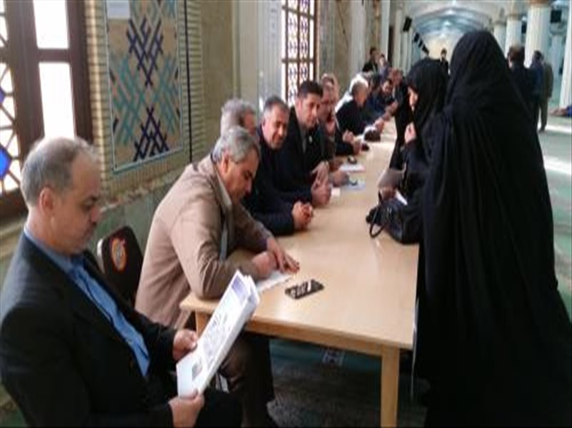 برقراری میز خدمت به مناسبت هفته بسیج در مصلی امام خمینی(ره)