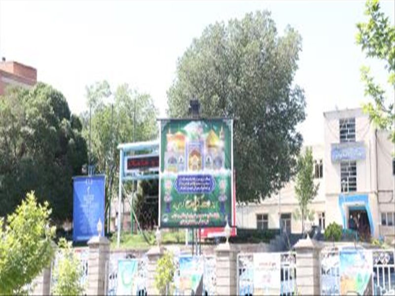 نصب بنر و فضاسازی به مناسبت دهه کرامت