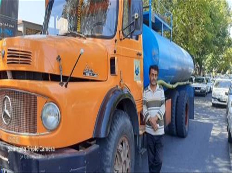 توزیع آب شرب بهداشتی برای نمازگزاران وعزاداران تاسوعا وعاشورای حسینی در مصلی اعظم تبریز