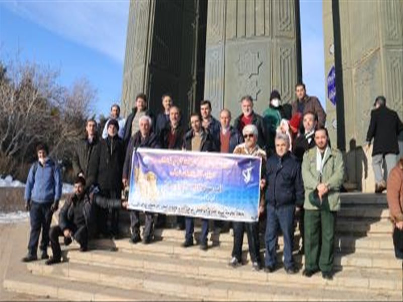 شرکت همکاران در کوهپیمایی حوزه یک کارمندی در دهه مبارک فجر