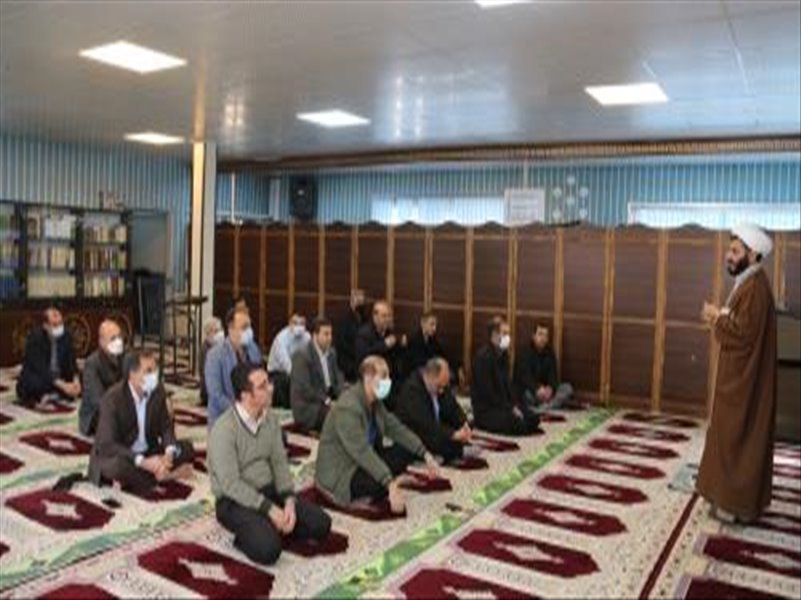 سخنرانی مابین صلاتین امام جماعت شرکت به مناسبت اعیاد شعبانیه در نماز خانه شرکت آب و فاضلاب استان